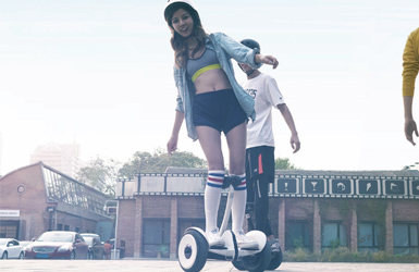 微米电动平衡车